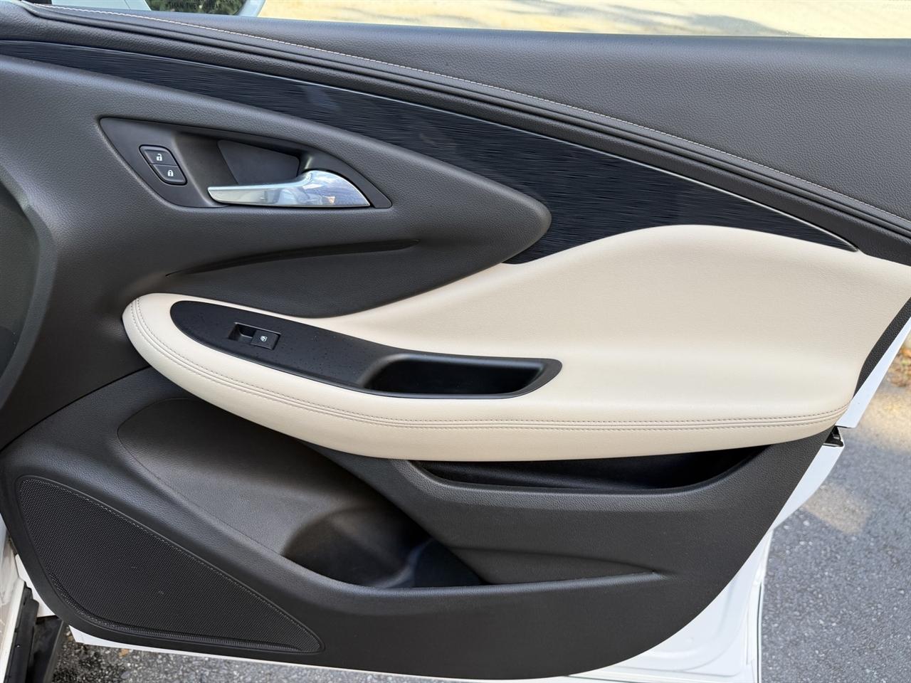 Buick Envision Essense 2018