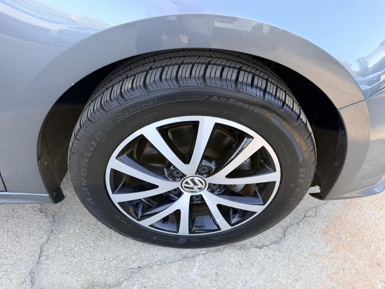 Volkswagen Jetta SE Auto 2017
