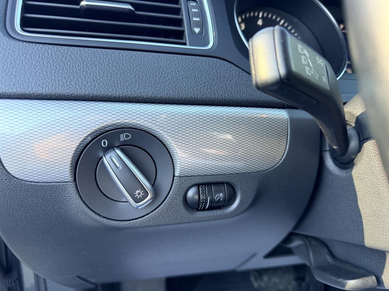 Volkswagen Jetta SE Auto 2017