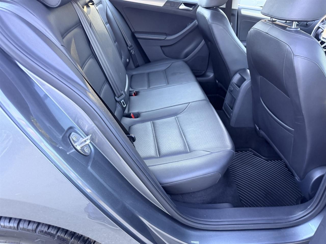 Volkswagen Jetta SE Auto 2017