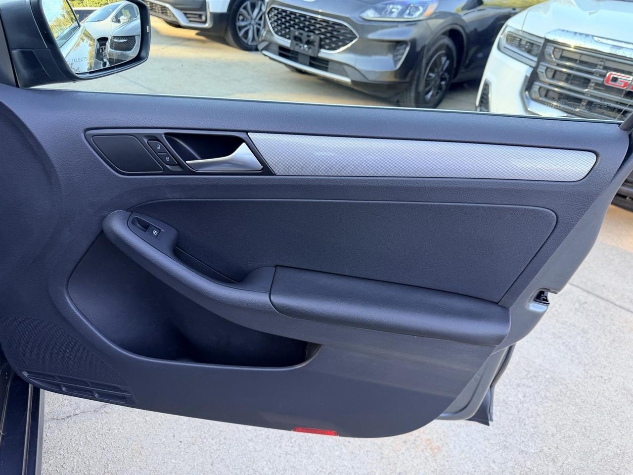 Volkswagen Jetta SE Auto 2017
