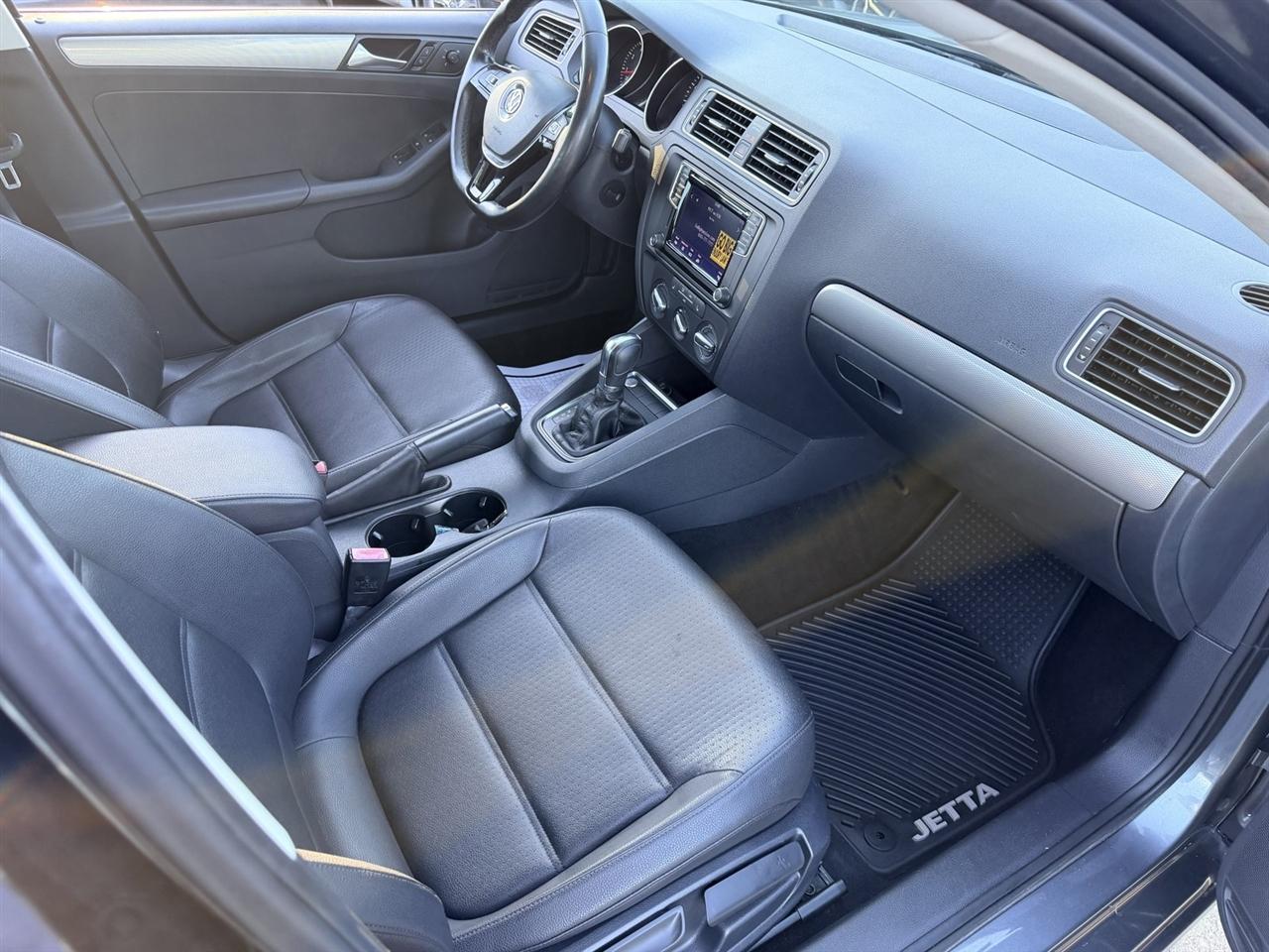 Volkswagen Jetta SE Auto 2017