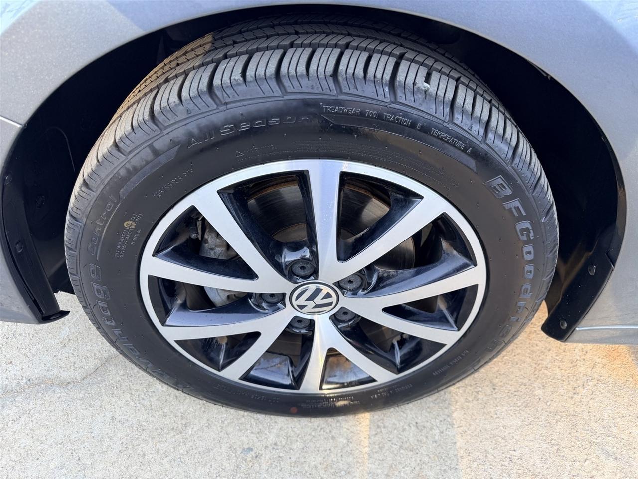 Volkswagen Jetta SE Auto 2017
