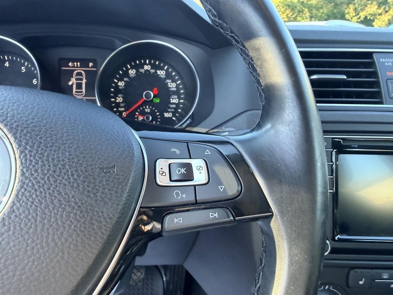 Volkswagen Jetta SE Auto 2017