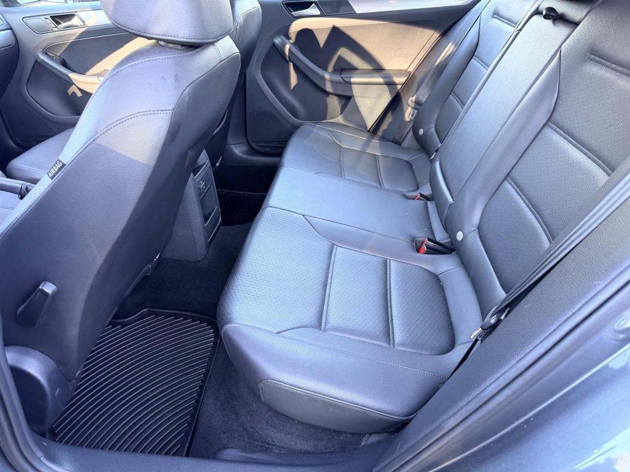 Volkswagen Jetta SE Auto 2017