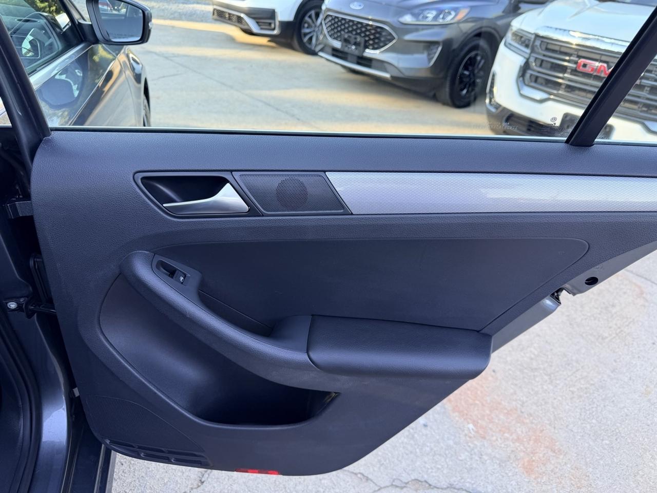 Volkswagen Jetta SE Auto 2017