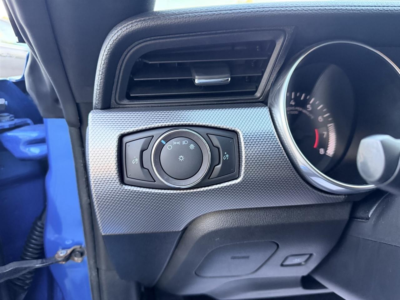 Ford Mustang EcoBoost Coupe 2020