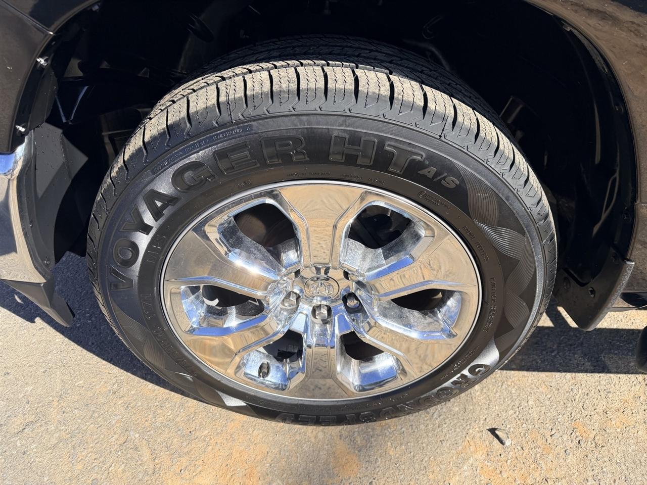 RAM 1500 Big Horn Crew Cab SWB 4WD 2020