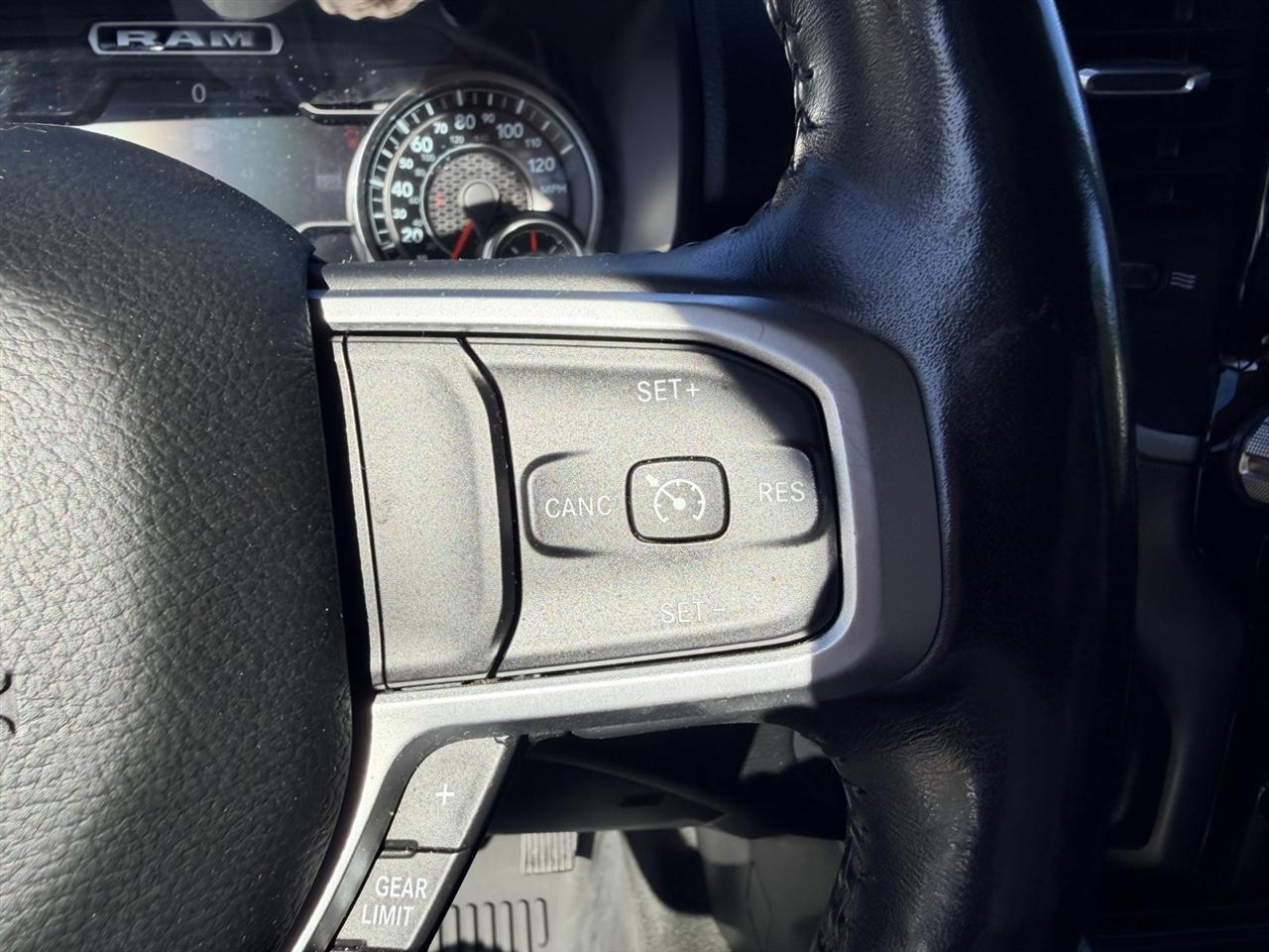 RAM 1500 Big Horn Crew Cab SWB 4WD 2020