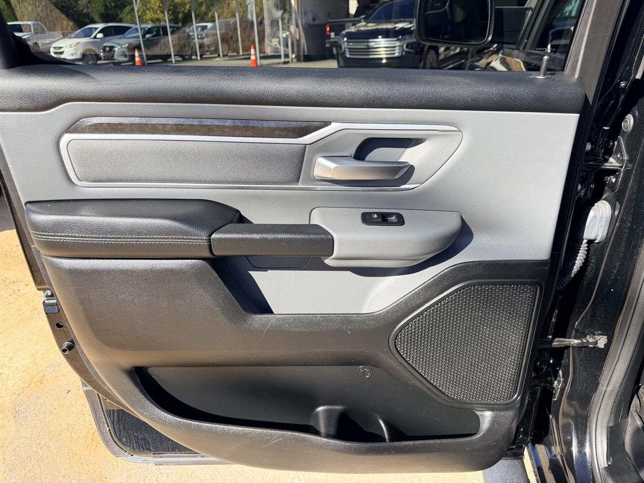 RAM 1500 Big Horn Crew Cab SWB 4WD 2020