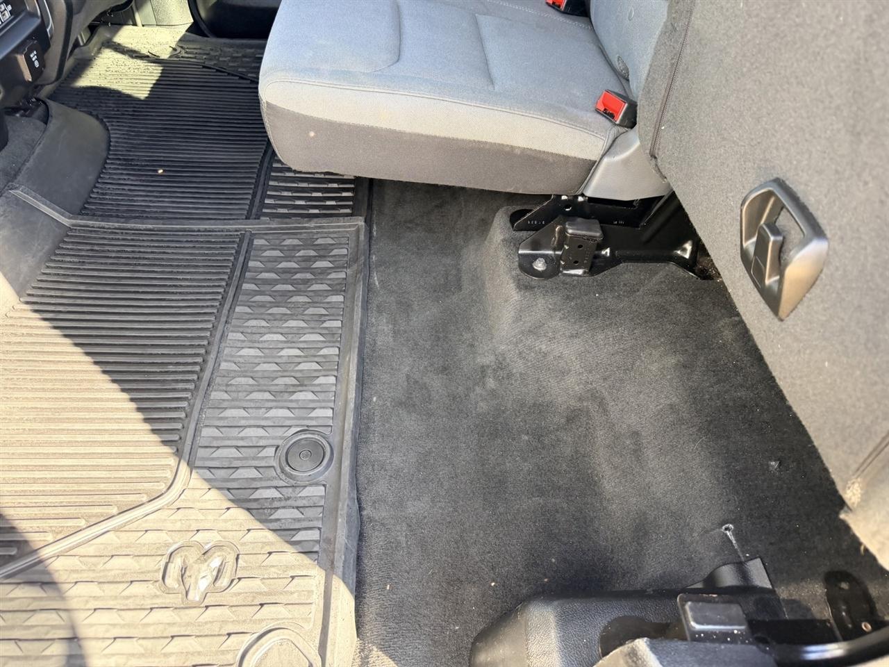 RAM 1500 Big Horn Crew Cab SWB 4WD 2020