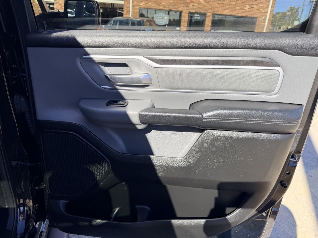 RAM 1500 Big Horn Crew Cab SWB 4WD 2020