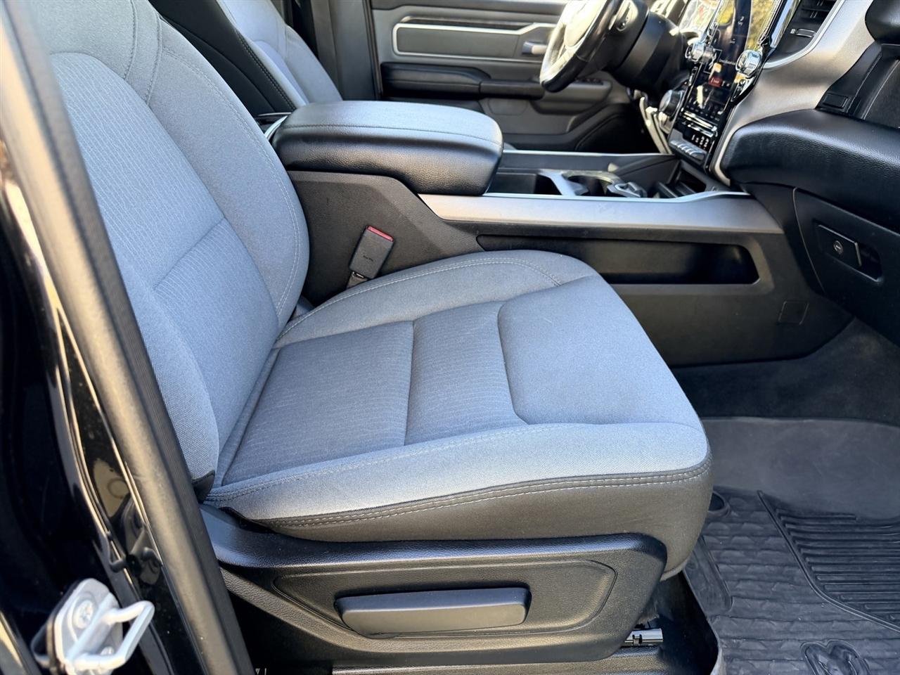 RAM 1500 Big Horn Crew Cab SWB 4WD 2020