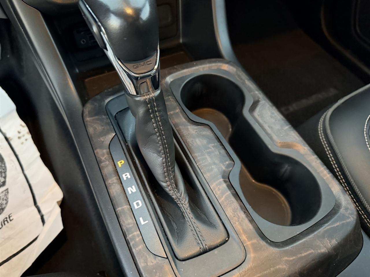 GMC Canyon Denali Crew Cab 4WD 2022