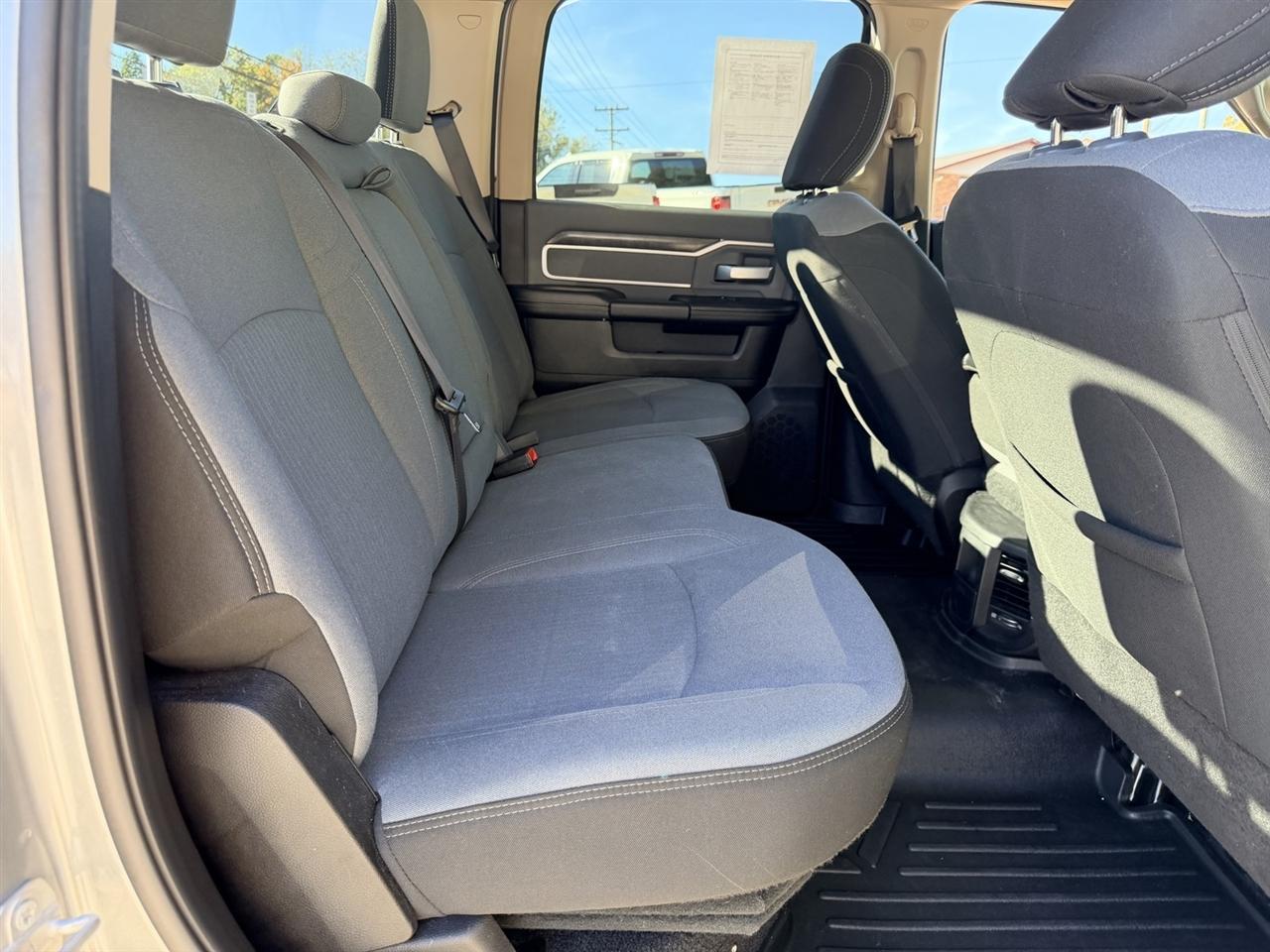 RAM 2500 Big Horn 4x2 Crew Cab 6'4" Box 2019