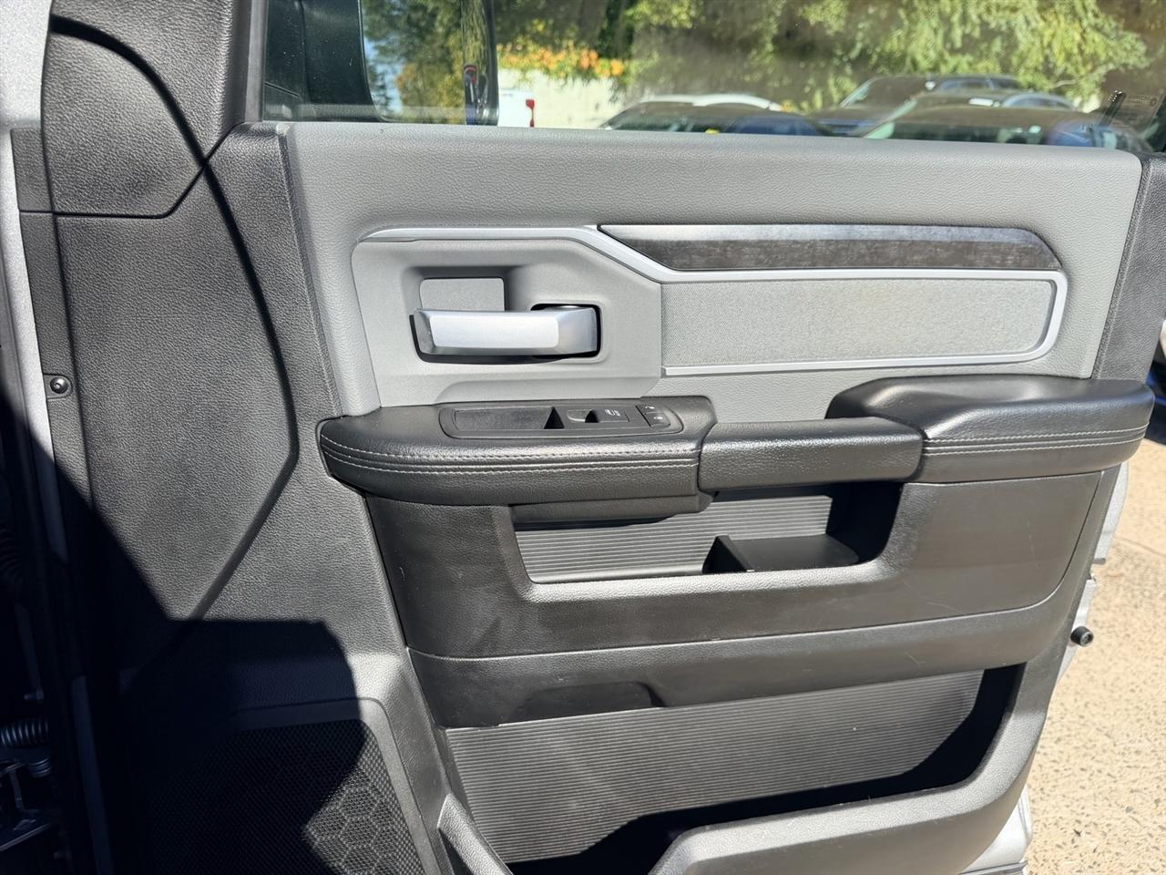 RAM 2500 Big Horn 4x2 Crew Cab 6'4" Box 2019