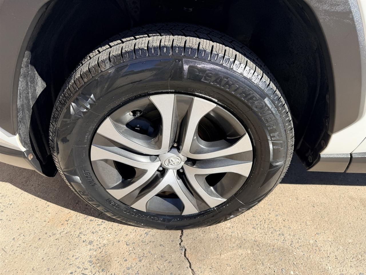 Toyota RAV4 XLE AWD 2019