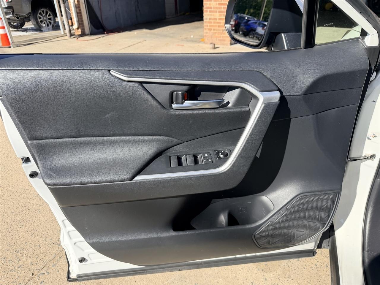 Toyota RAV4 XLE AWD 2019