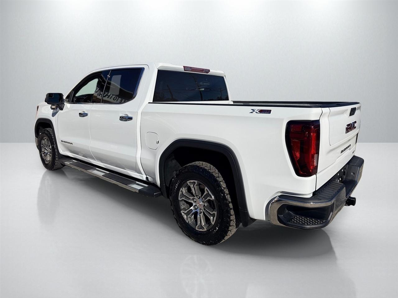 GMC Sierra 1500 SLT Crew Cab 4WD 2024