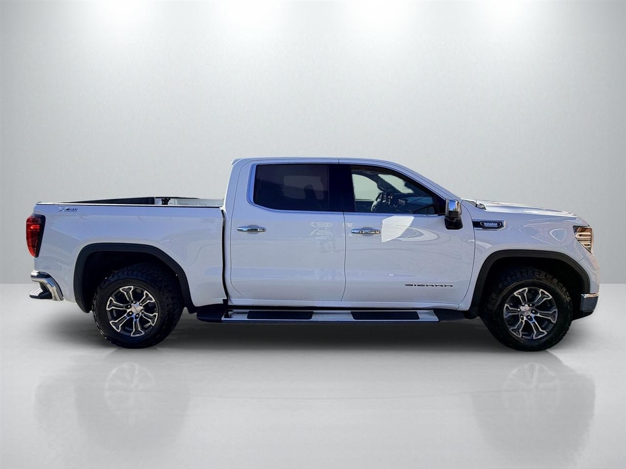 GMC Sierra 1500 SLT Crew Cab 4WD 2024
