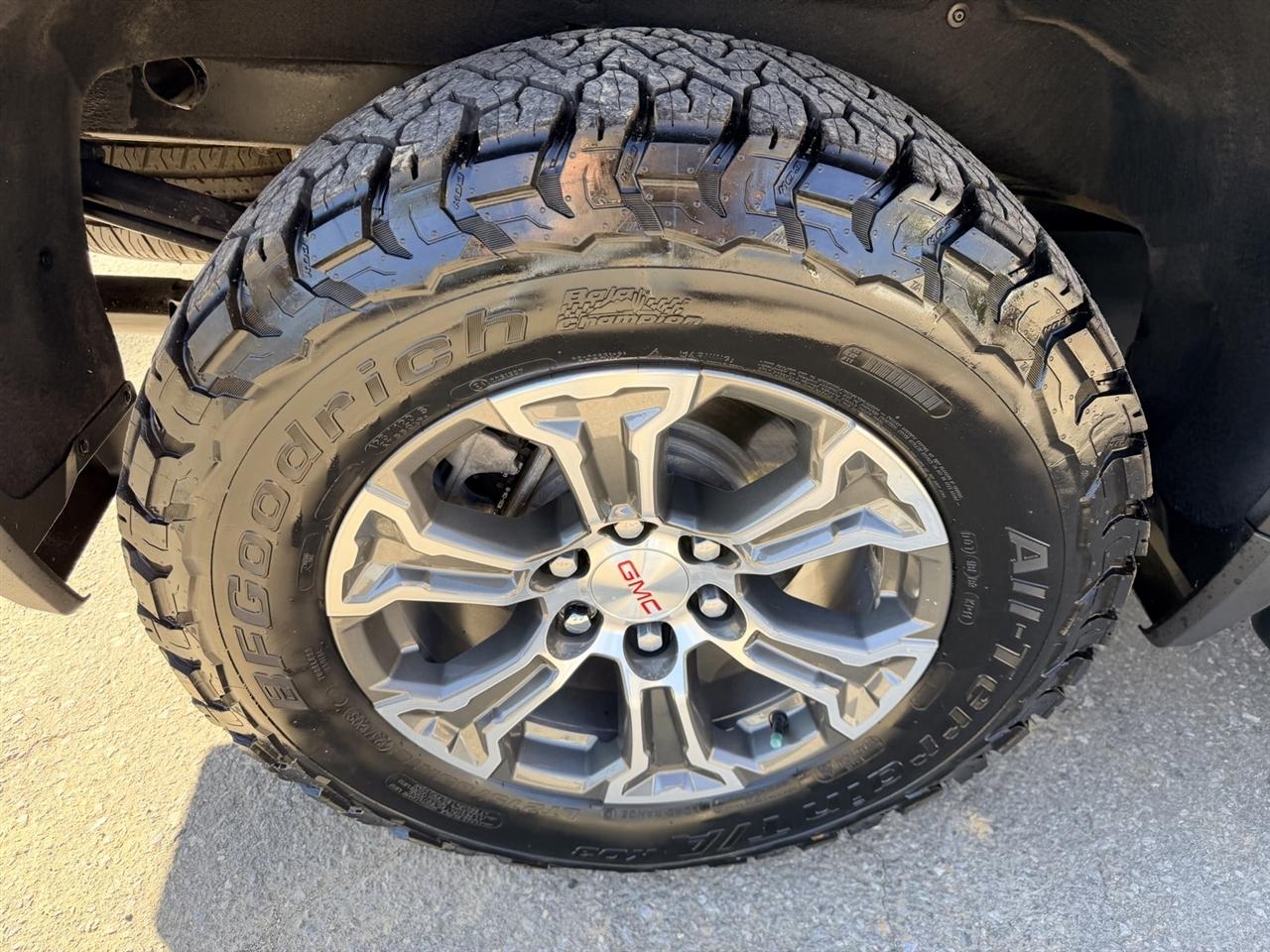 GMC Sierra 1500 SLT Crew Cab 4WD 2024