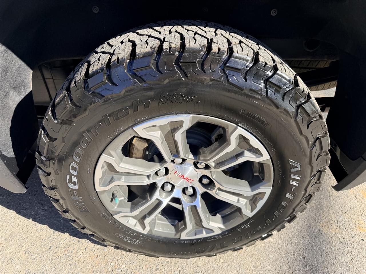 GMC Sierra 1500 SLT Crew Cab 4WD 2024