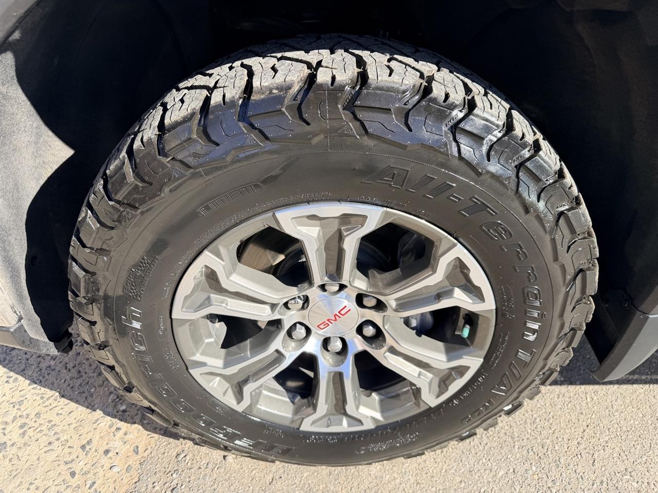 GMC Sierra 1500 SLT Crew Cab 4WD 2024