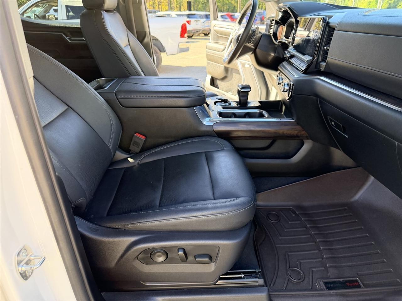 GMC Sierra 1500 SLT Crew Cab 4WD 2024