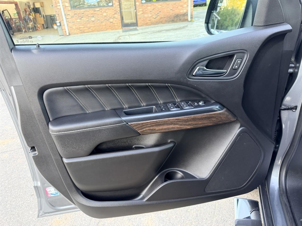 GMC Canyon Denali Crew Cab Long Box 4WD 2021