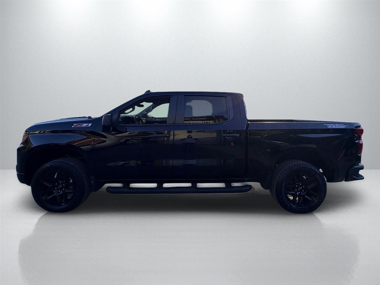 Chevrolet Silverado 1500 Trail Boss Custom Crew Cab 4WD 2024