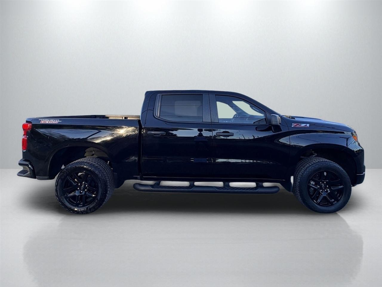 Chevrolet Silverado 1500 Trail Boss Custom Crew Cab 4WD 2024