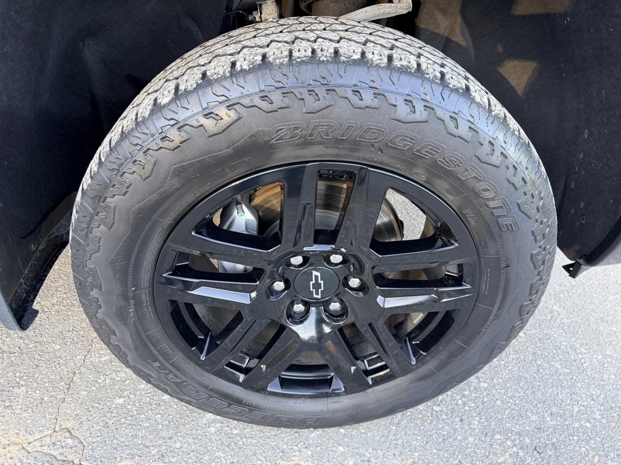 Chevrolet Silverado 1500 Trail Boss Custom Crew Cab 4WD 2024