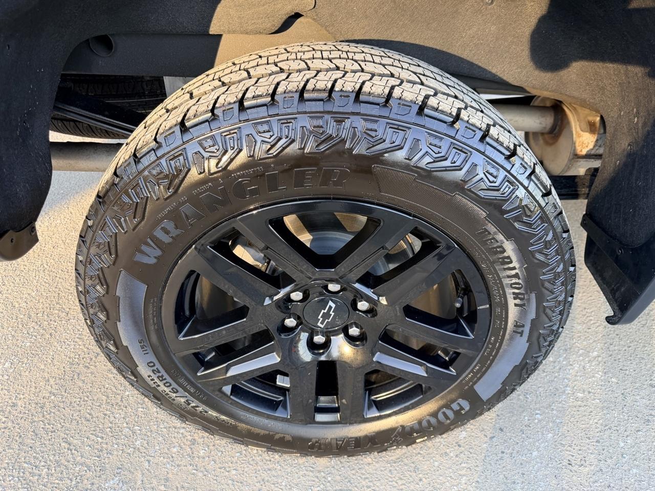 Chevrolet Silverado 1500 Trail Boss Custom Crew Cab 4WD 2024