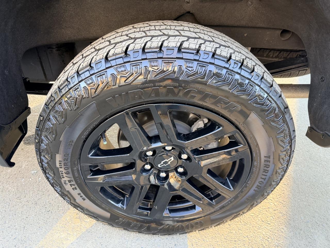 Chevrolet Silverado 1500 Trail Boss Custom Crew Cab 4WD 2024