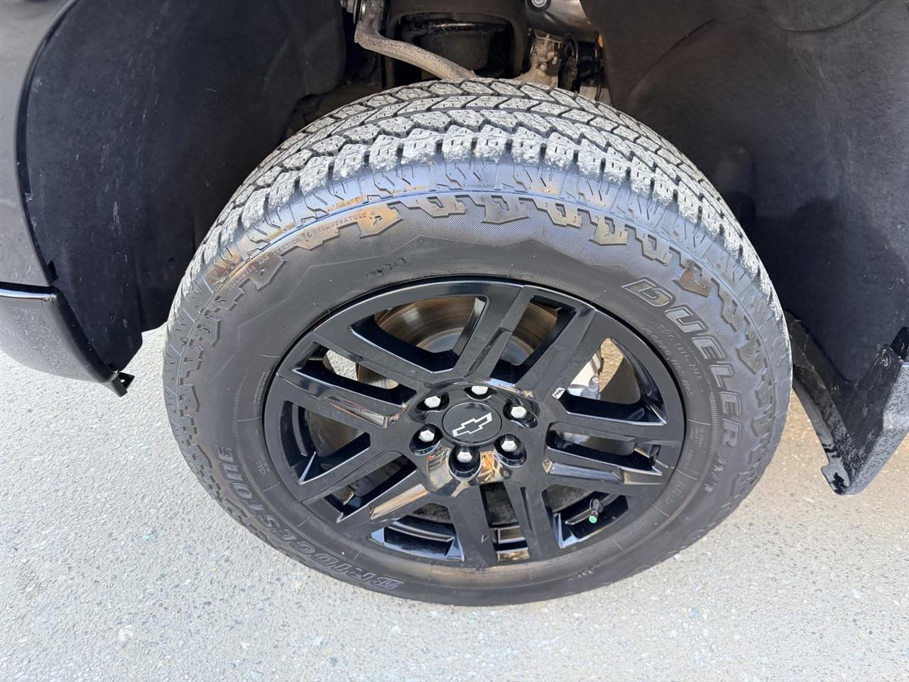 Chevrolet Silverado 1500 Trail Boss Custom Crew Cab 4WD 2024