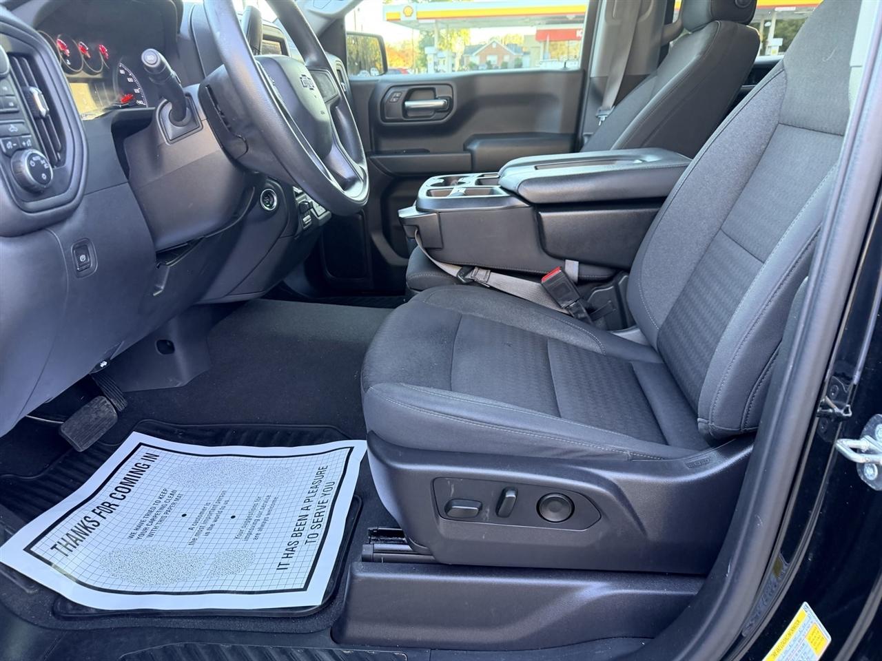 Chevrolet Silverado 1500 Trail Boss Custom Crew Cab 4WD 2024