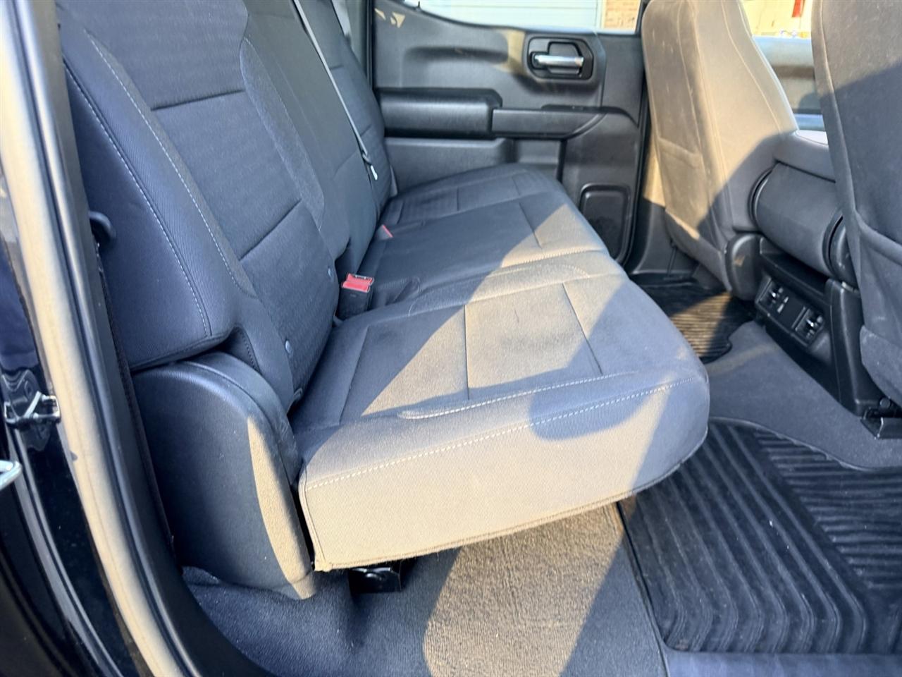 Chevrolet Silverado 1500 Trail Boss Custom Crew Cab 4WD 2024