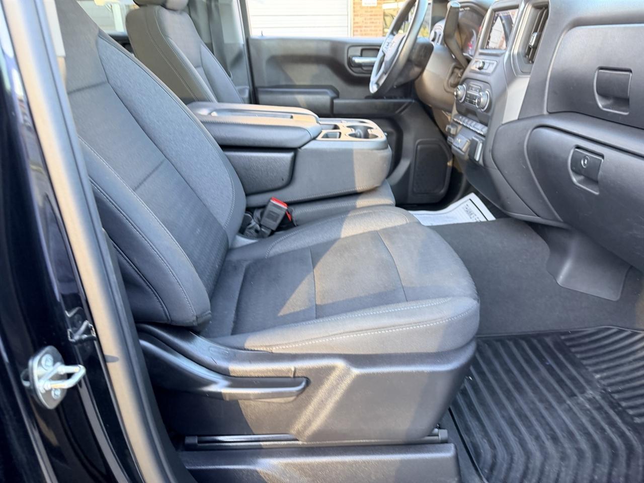 Chevrolet Silverado 1500 Trail Boss Custom Crew Cab 4WD 2024