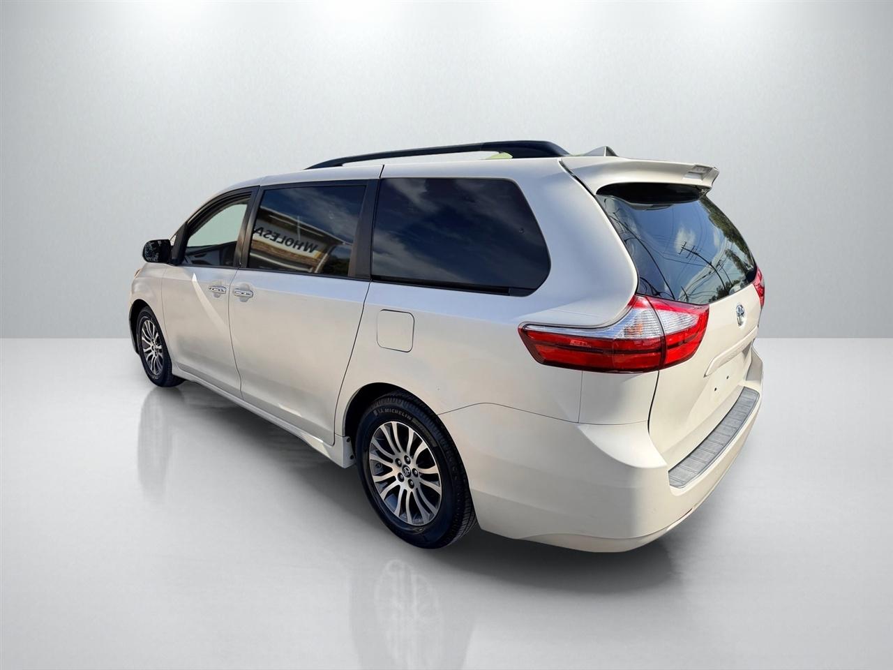 Toyota Sienna Limited Premium 7-Passenger 2018