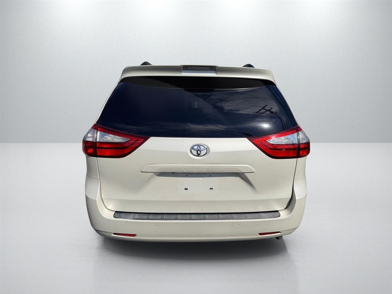 Toyota Sienna Limited Premium 7-Passenger 2018