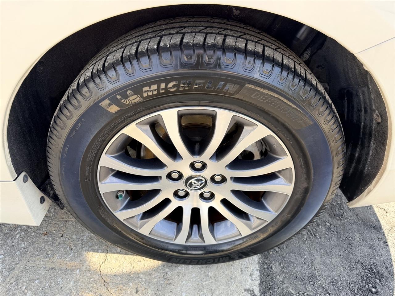 Toyota Sienna Limited Premium 7-Passenger 2018