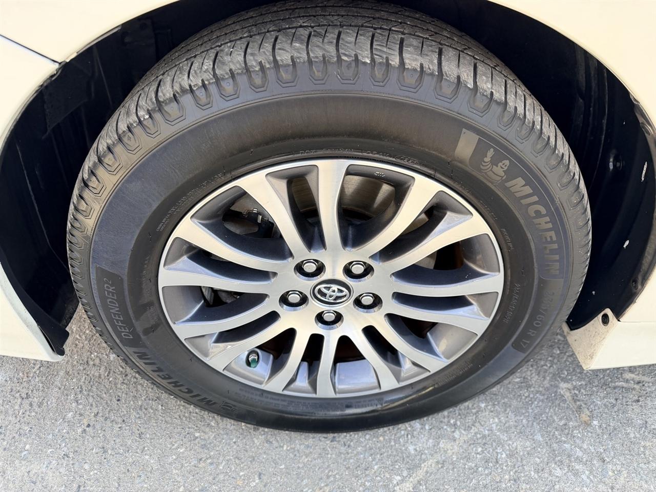 Toyota Sienna Limited Premium 7-Passenger 2018