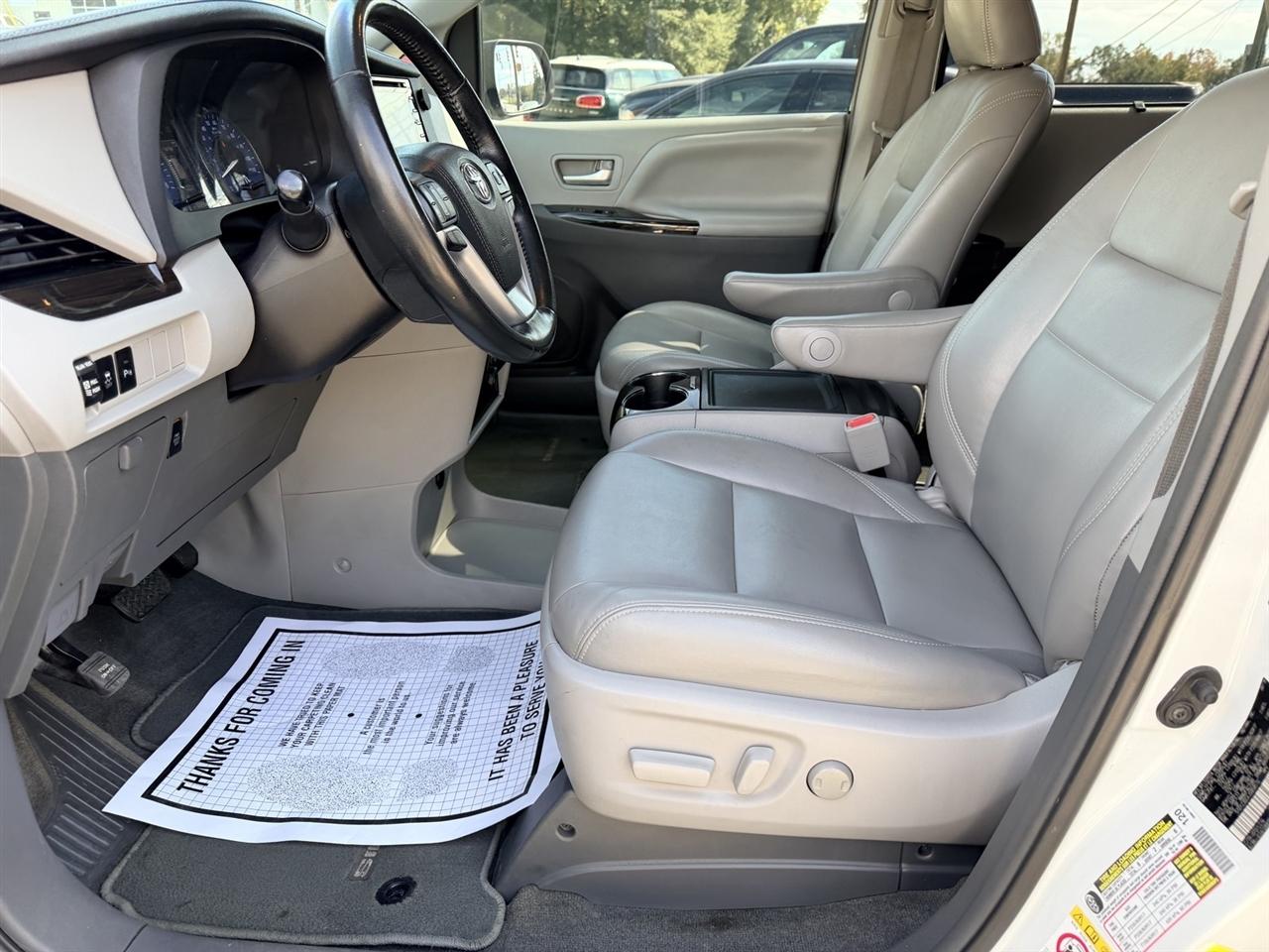 Toyota Sienna Limited Premium 7-Passenger 2018