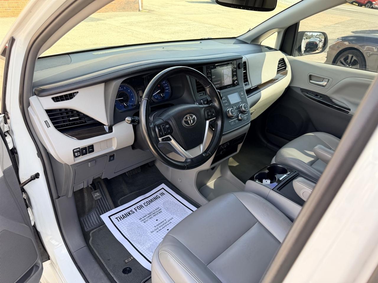 Toyota Sienna Limited Premium 7-Passenger 2018