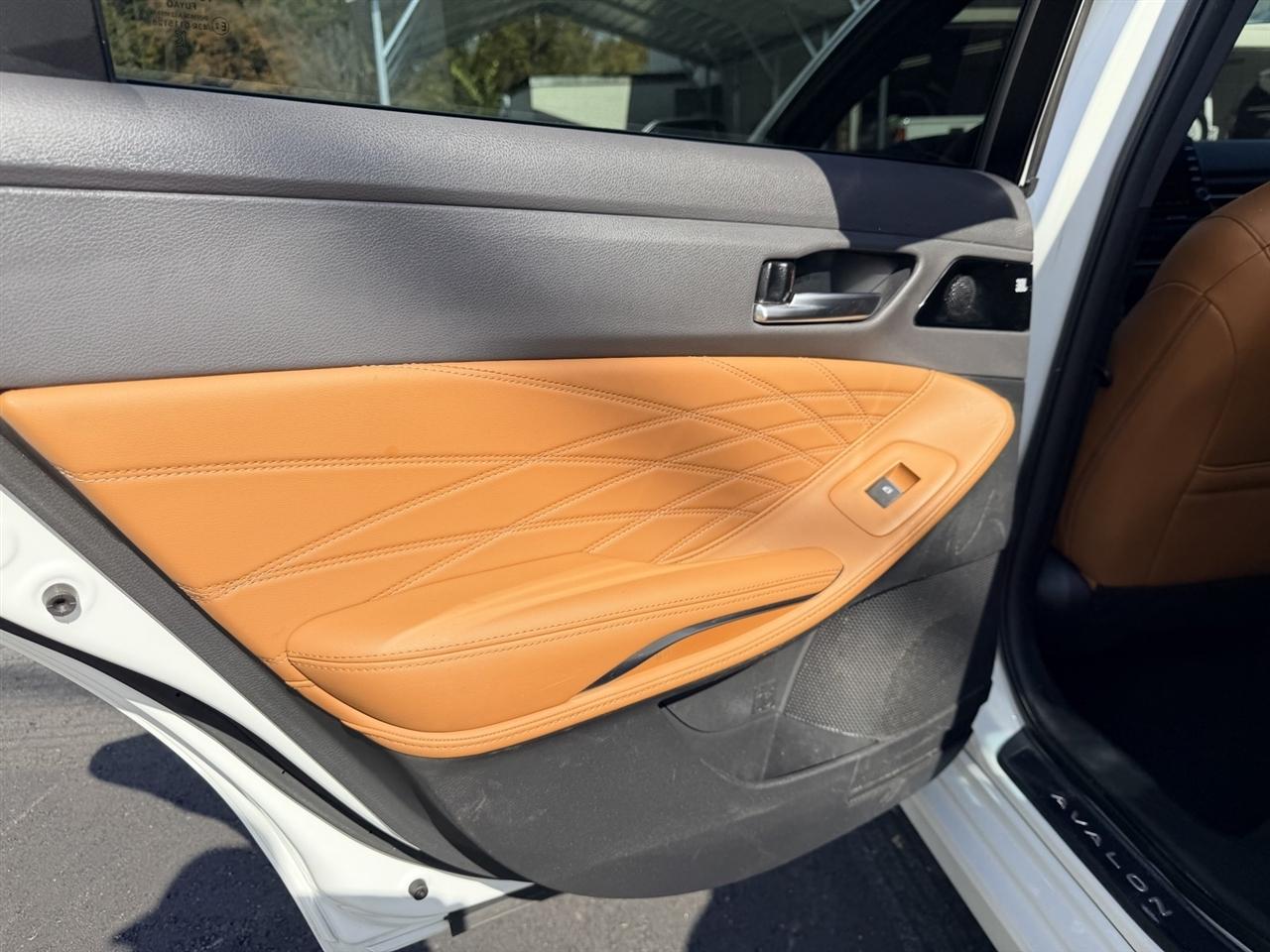 Toyota Avalon Limited 2019
