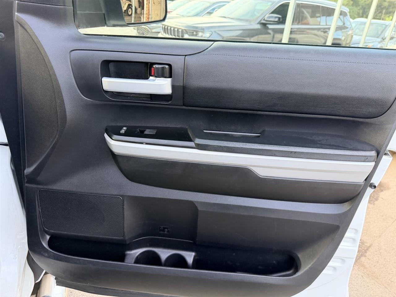 Toyota Tundra SR5 5.7L V8 CrewMax 4WD 2020