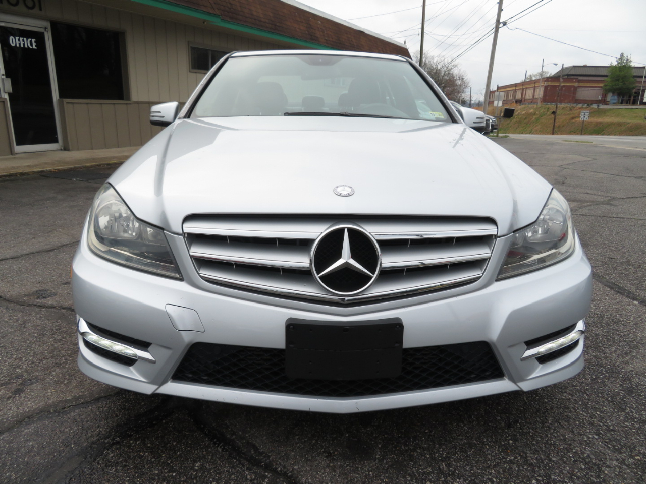 Mercedes-Benz C-Class C250 Luxury Sedan 2012