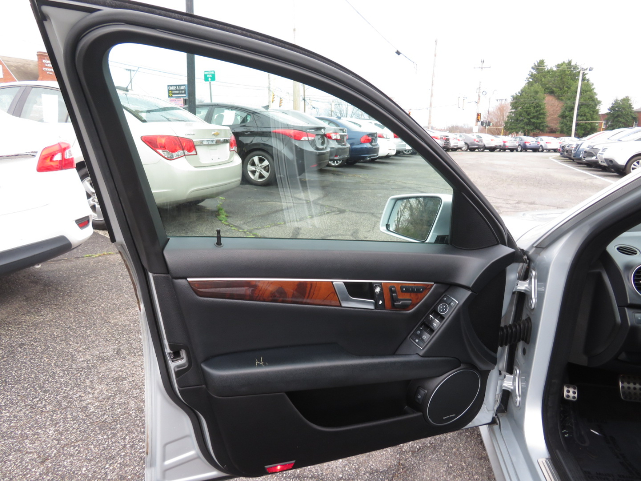 Mercedes-Benz C-Class C250 Luxury Sedan 2012