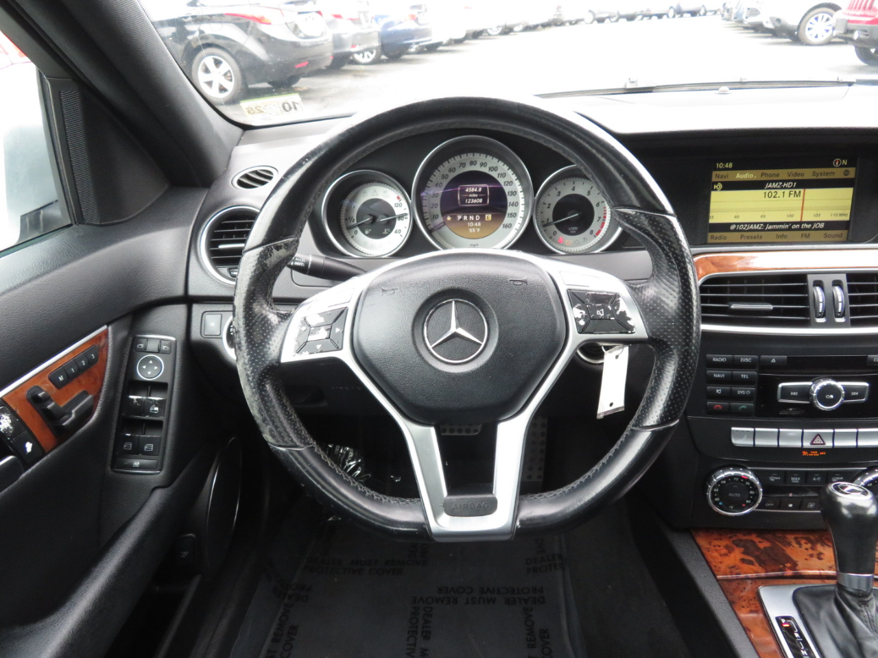 Mercedes-Benz C-Class C250 Luxury Sedan 2012