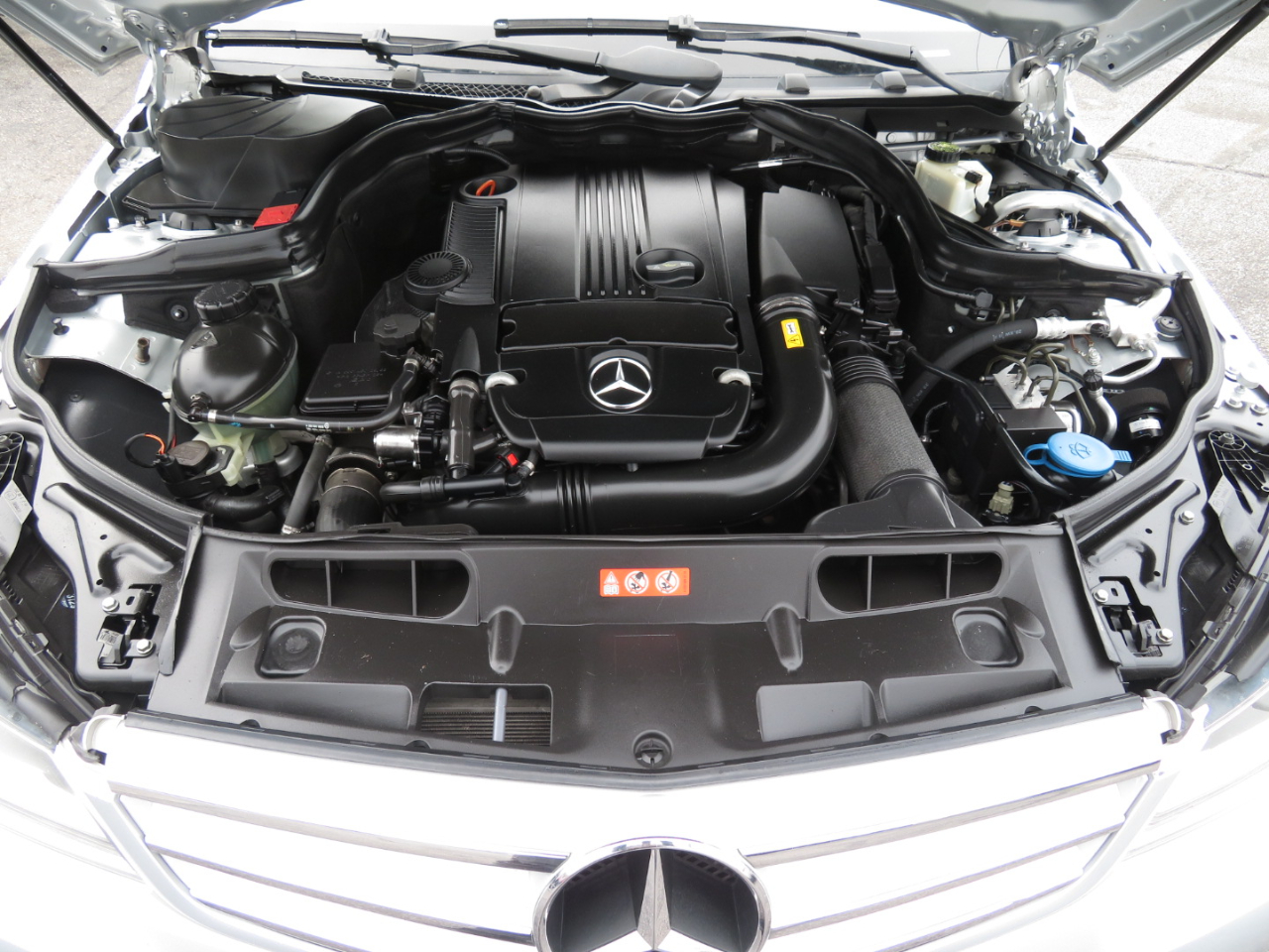 Mercedes-Benz C-Class C250 Luxury Sedan 2012